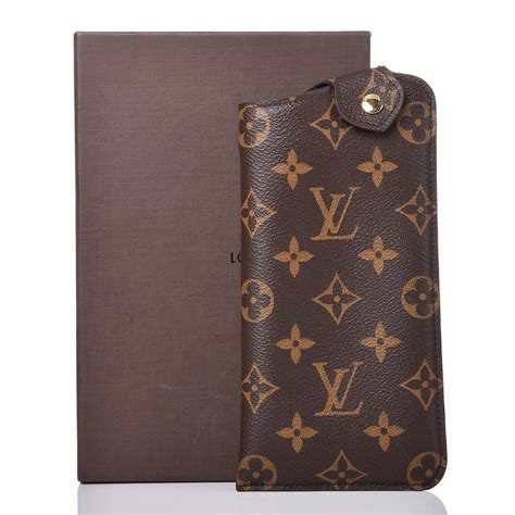 louis vuitton sunglass hut|louis vuitton sunglass case mm.